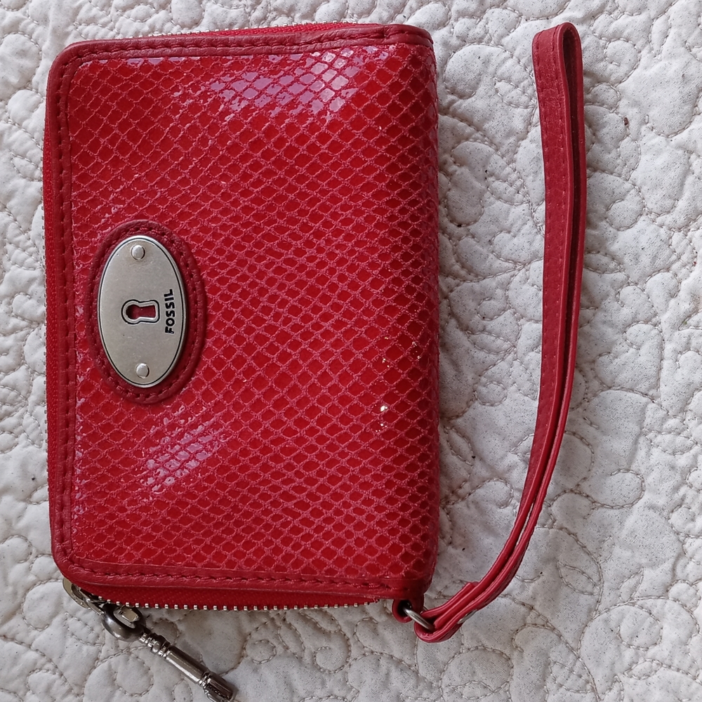 FOSSIL RED COW HIDE WALLETT/WRISTLET